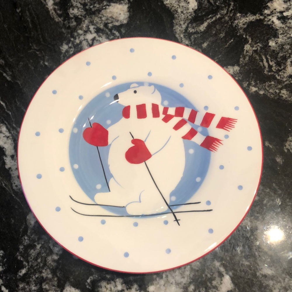 MESA Skiing Polar Bears Cute Seasonal 8-1/4” Lunch Plates, NICE!